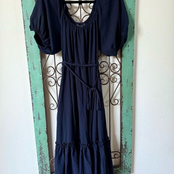 Romantic and alluring, this breezy midi dress NWT size Sm. - Picture 8 of 10
